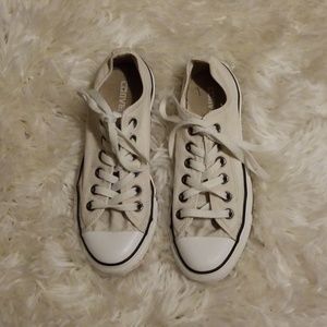 Converse Tennis Shoes Men's Size 5 Women's 7